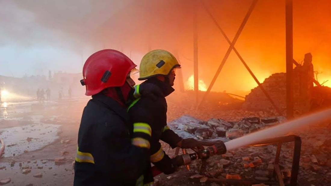 "ساحة عدن" تشتعل.. الدفاع المدني يخمد حريق مجمع الإسفنج وينقذ عمالاً محاصرين - "ساحة عدن" تشتعل.. الدفاع المدني يخمد حريق مجمع الإسفنج وينقذ عمالاً محاصرين - "ساحة عدن" تشتعل.. الدفاع المدني يخمد حريق مجمع الإسفنج وينقذ عمالاً محاصرين - "ساحة عدن" تشتعل.. الدفاع المدني يخمد حريق مجمع الإسفنج وينقذ عمالاً محاصرين - "ساحة عدن" تشتعل.. الدفاع المدني يخمد حريق مجمع الإسفنج وينقذ عمالاً محاصرين - "Aden Square" Ignites.. Civil Defense Extinguishes Sponge Complex Fire and Rescues Trapped Workers - "Aden Square" Ignites.. Civil Defense Extinguishes Sponge Complex Fire and Rescues Trapped Workers